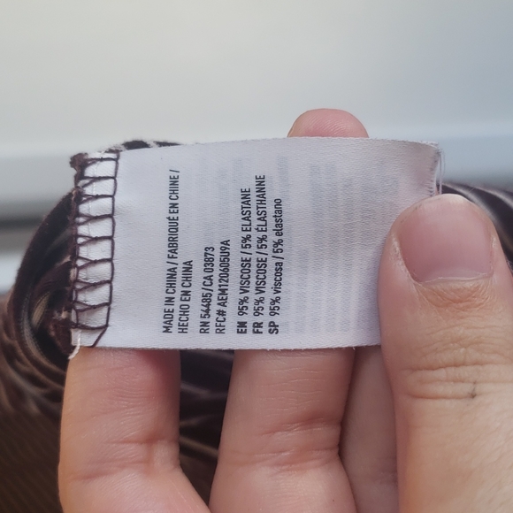 American Eagle XL Maroon and White Striped Tee - Picture 4 of 4